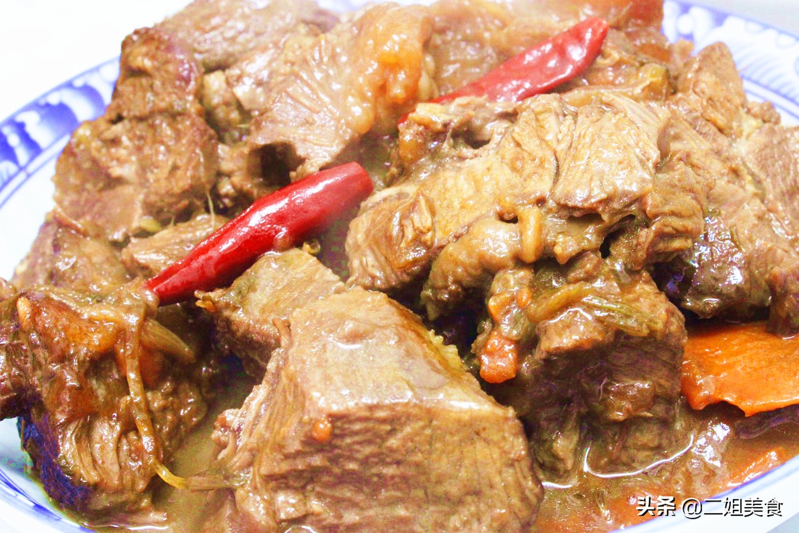 酱牛肉讲究三酱三泡,酱牛肉放什么才烂得快