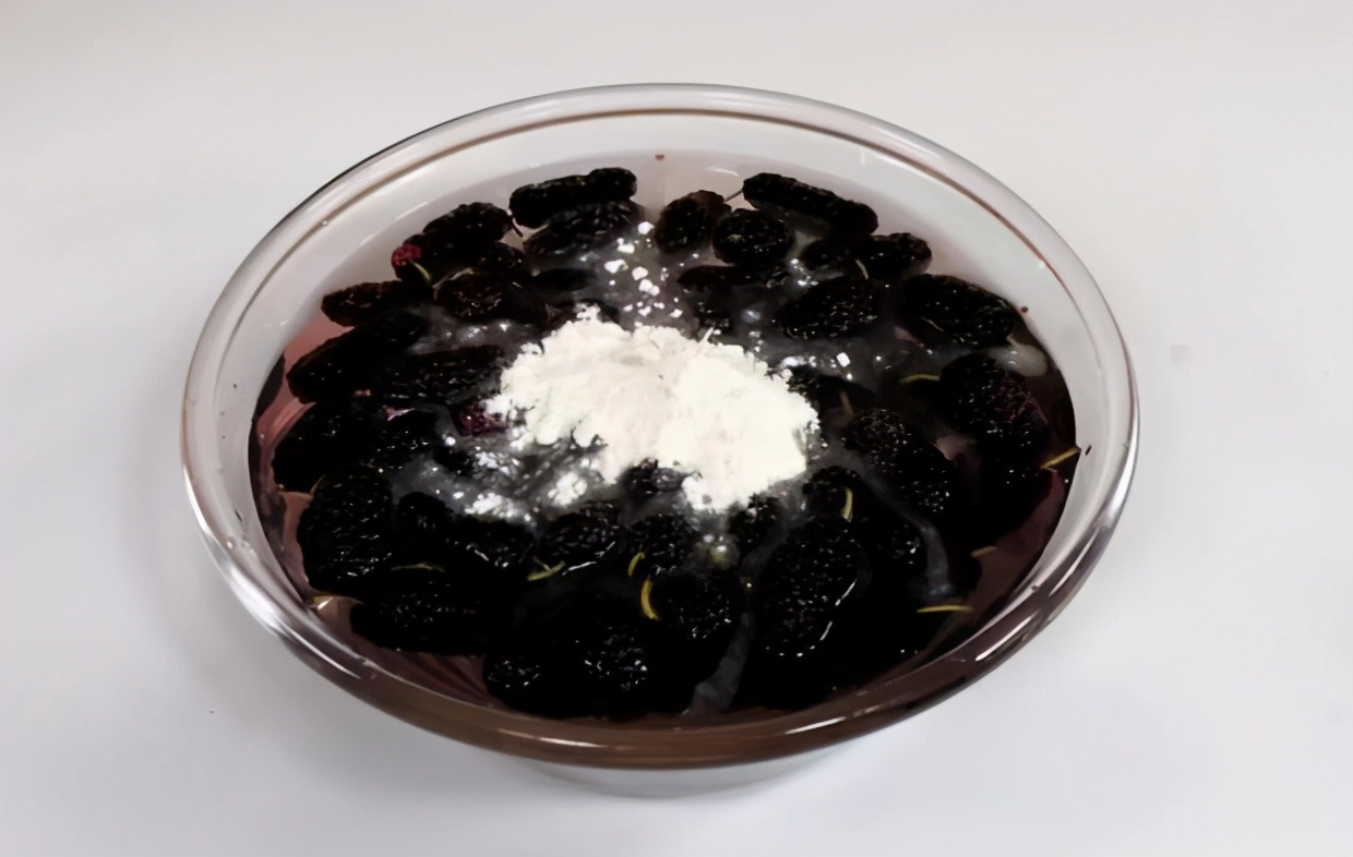 洗桑葚正确方法,洗桑葚只有清水怎么洗