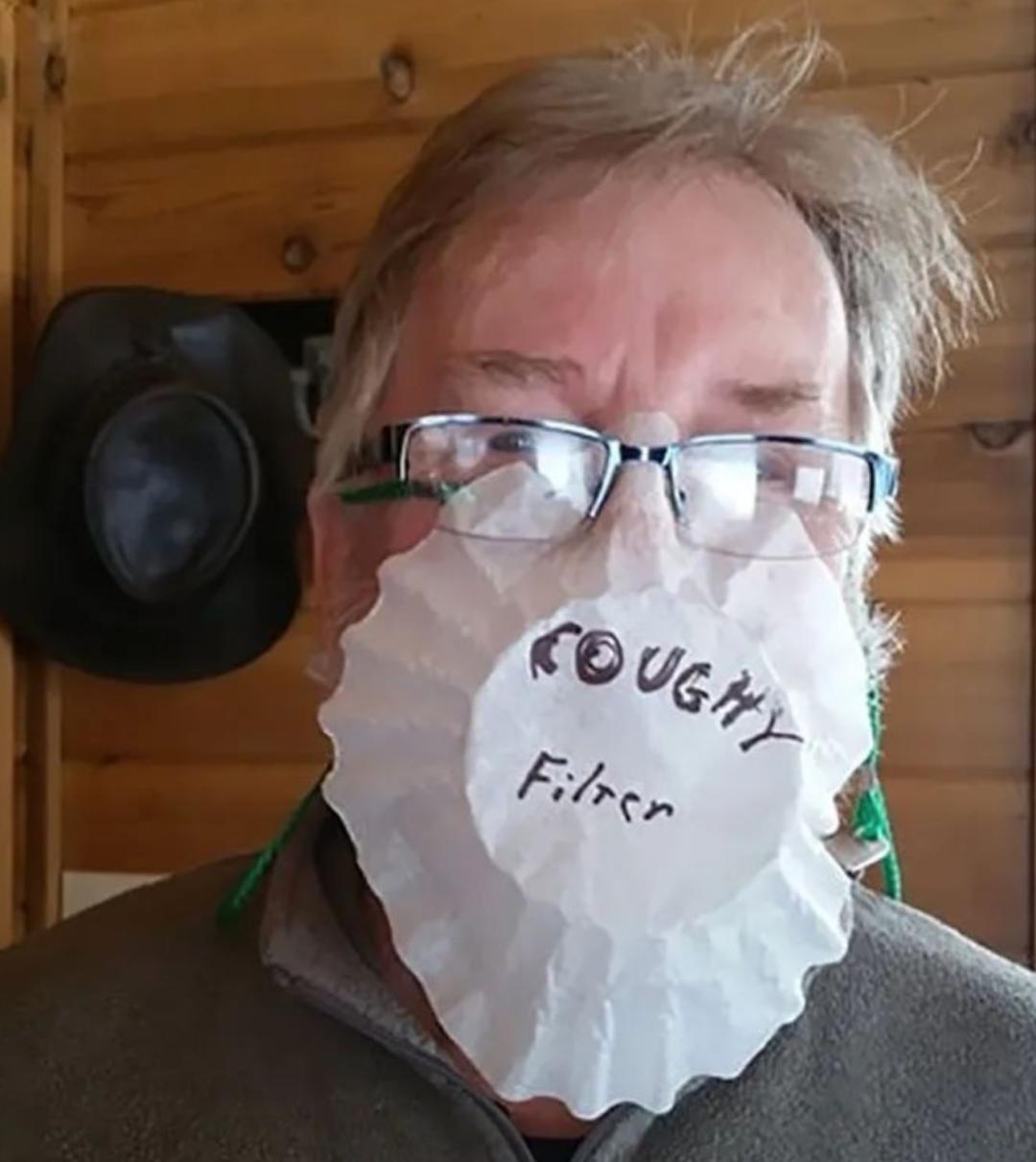 颠覆三观！外挂鹰钩鼻出街，英国人的脑洞真服了…这也叫口罩？