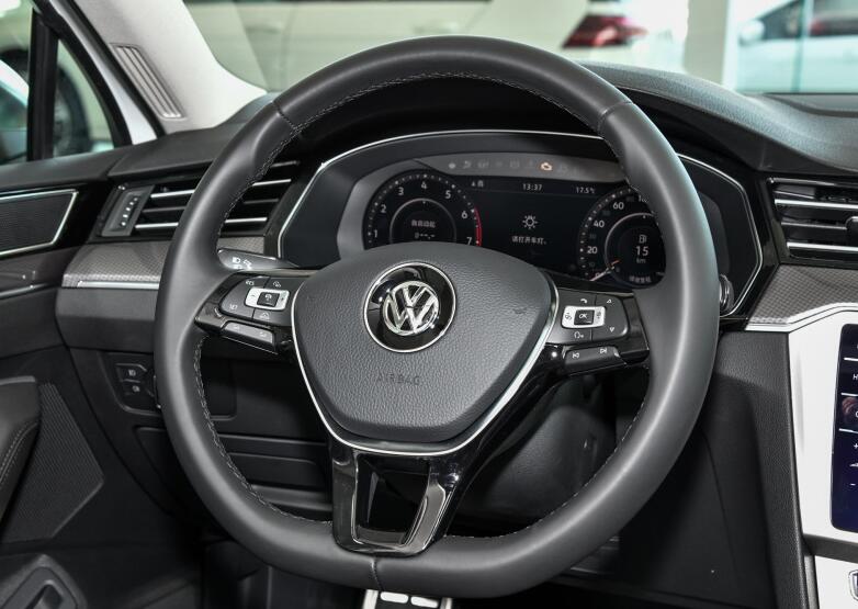 后备厢可达1780L搭载EA888的进口大众车不足7秒破百何必再看SUV