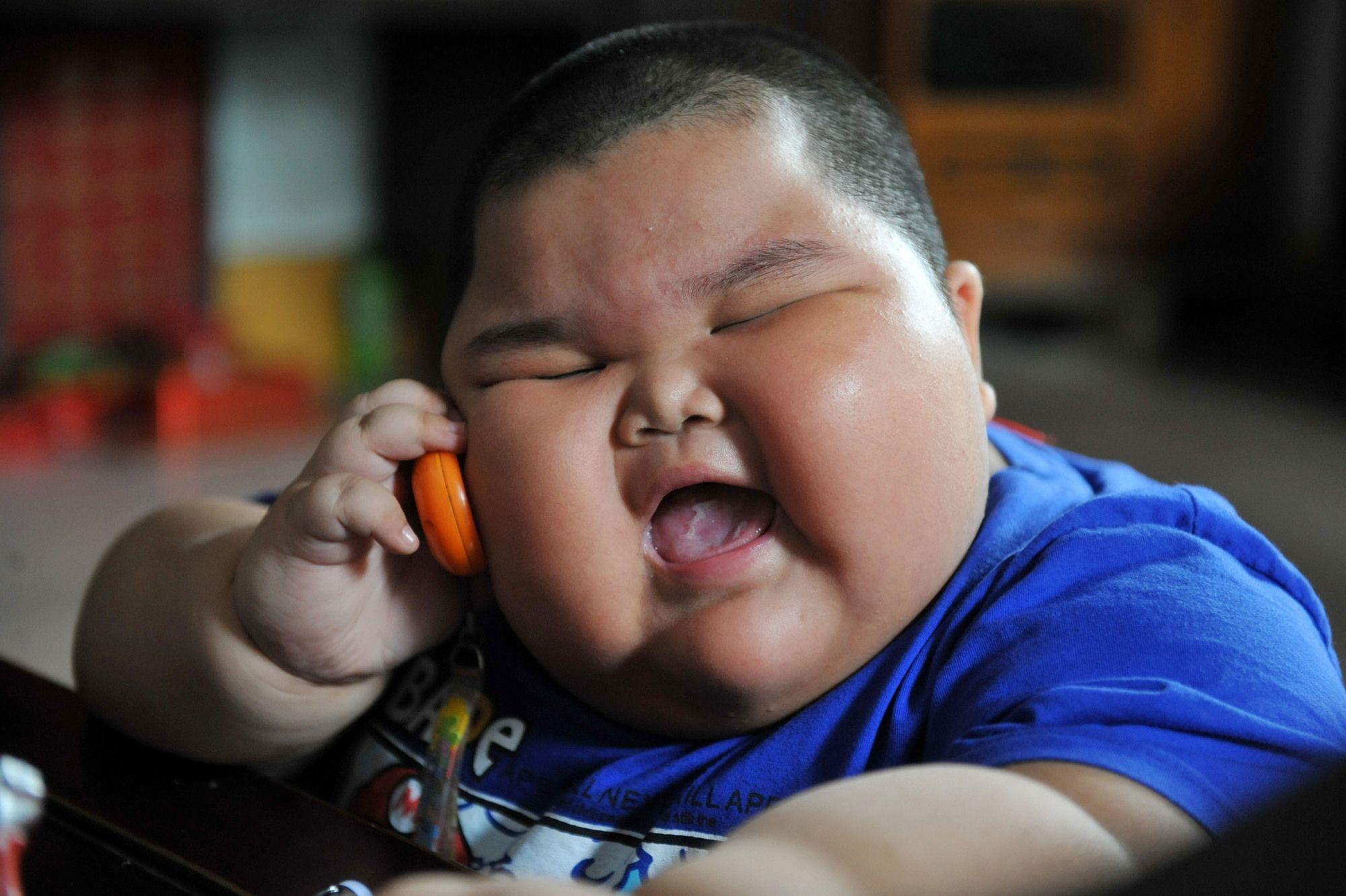 儿童肥胖近视产生的原因,青少年近视肥胖等问题备受关注