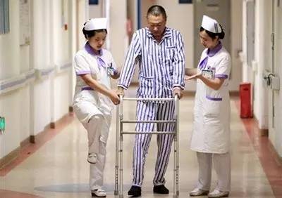 术后腹胀不排便怎么解决,手术后一直没有大便