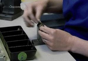 把锁锁上了怎么弄下来,锁怎么样是锁上的