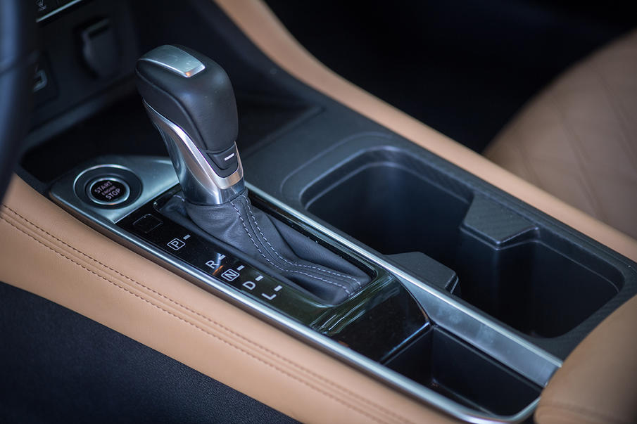 最新款日产轩逸试车,13年新轩逸1.6自动高配的油耗