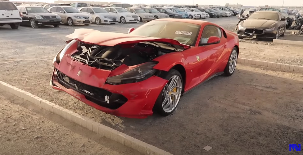 为什么迪拜到处都是丢弃的豪车 (在迪拜街头废弃的豪车)