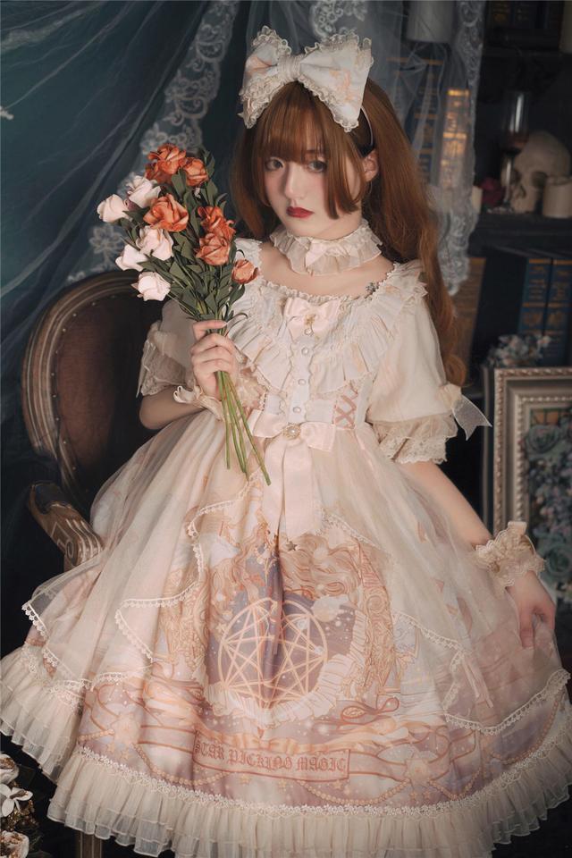 梨形身材适合穿什么款式的洛丽塔,肩膀宽适合穿什么洛丽塔