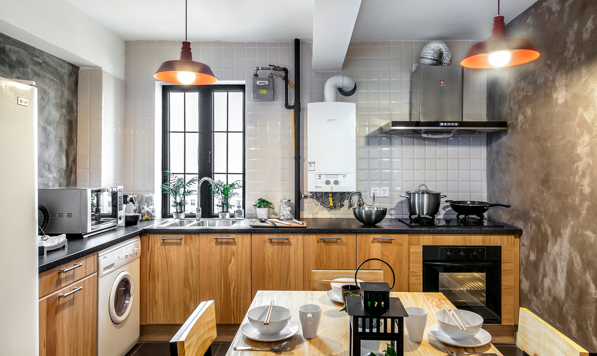 侧吸式和顶吸式油烟机哪种更实用,顶吸式和侧吸式油烟机哪个好用