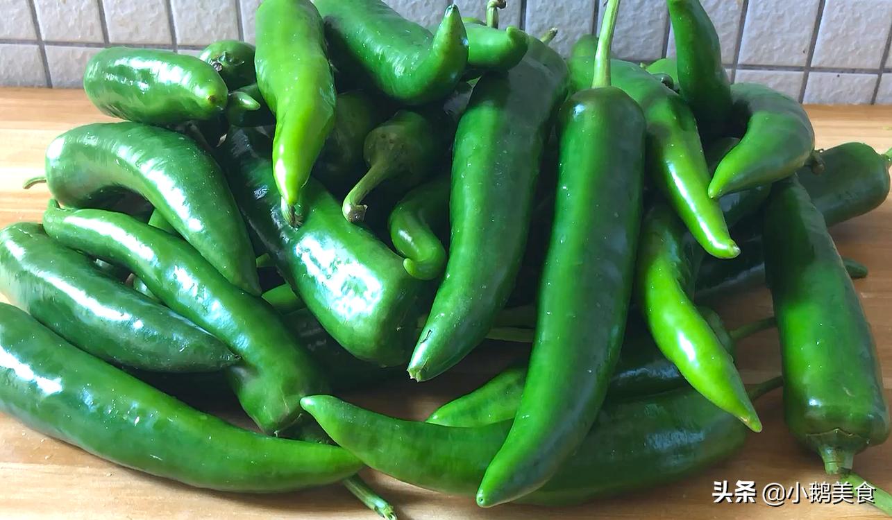 怎么酱油腌辣椒好吃又简单,酱油腌辣椒最好吃的做法视频