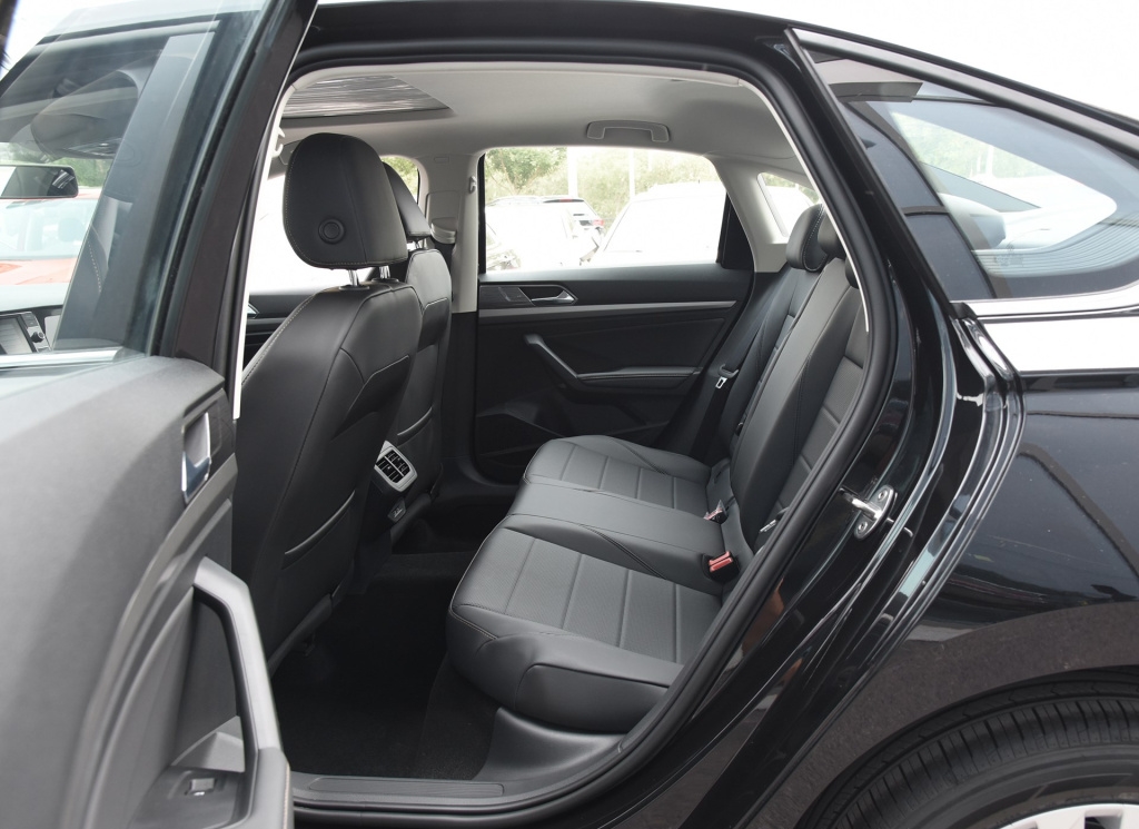 9万多自动挡,朗逸中控大屏哪个牌子好