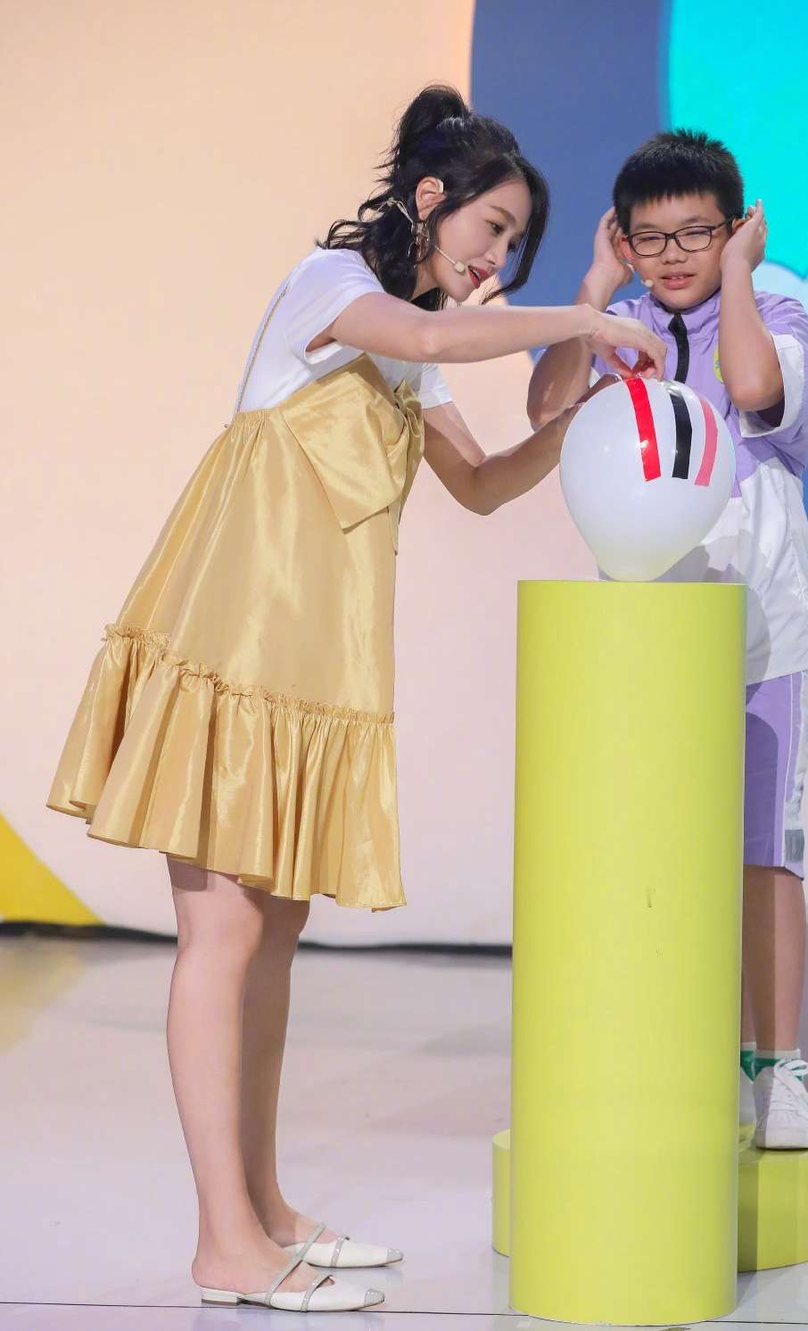 朱丹怀二胎素颜出街,朱丹二胎孕肚对比照