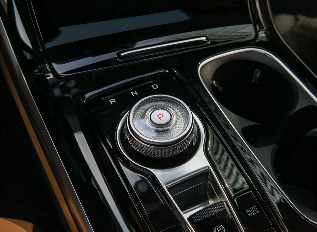 起亚嘉华纯电,起亚嘉华的2.0t和8at变速箱怎么样