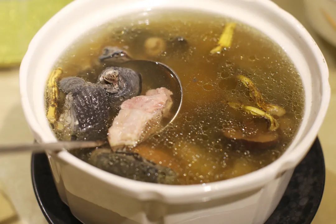 海口物价堪比内陆一线？当地数一数二的餐厅，居然人均不到50元