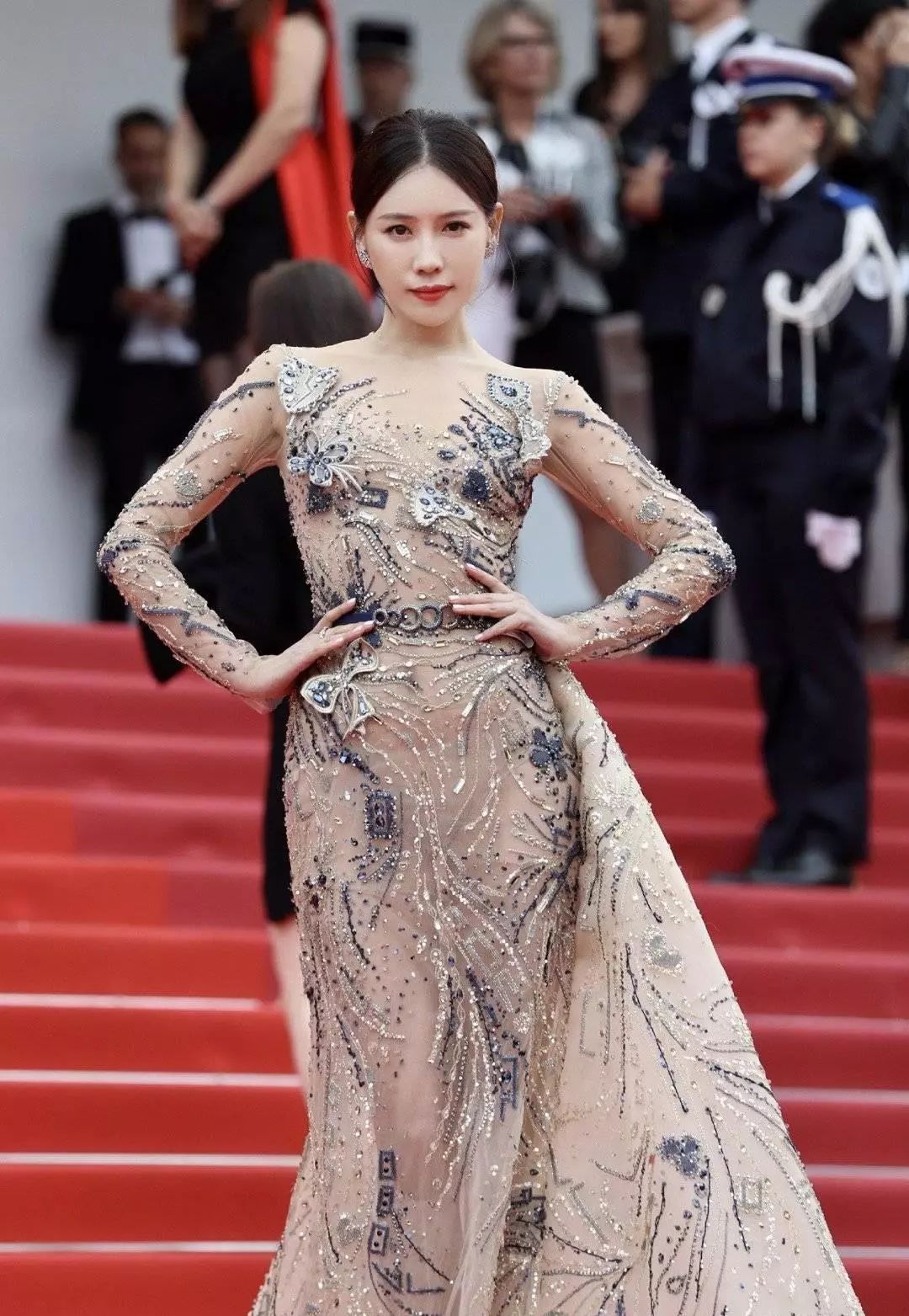 十八线网红戛纳红毯,十八线抖音网红