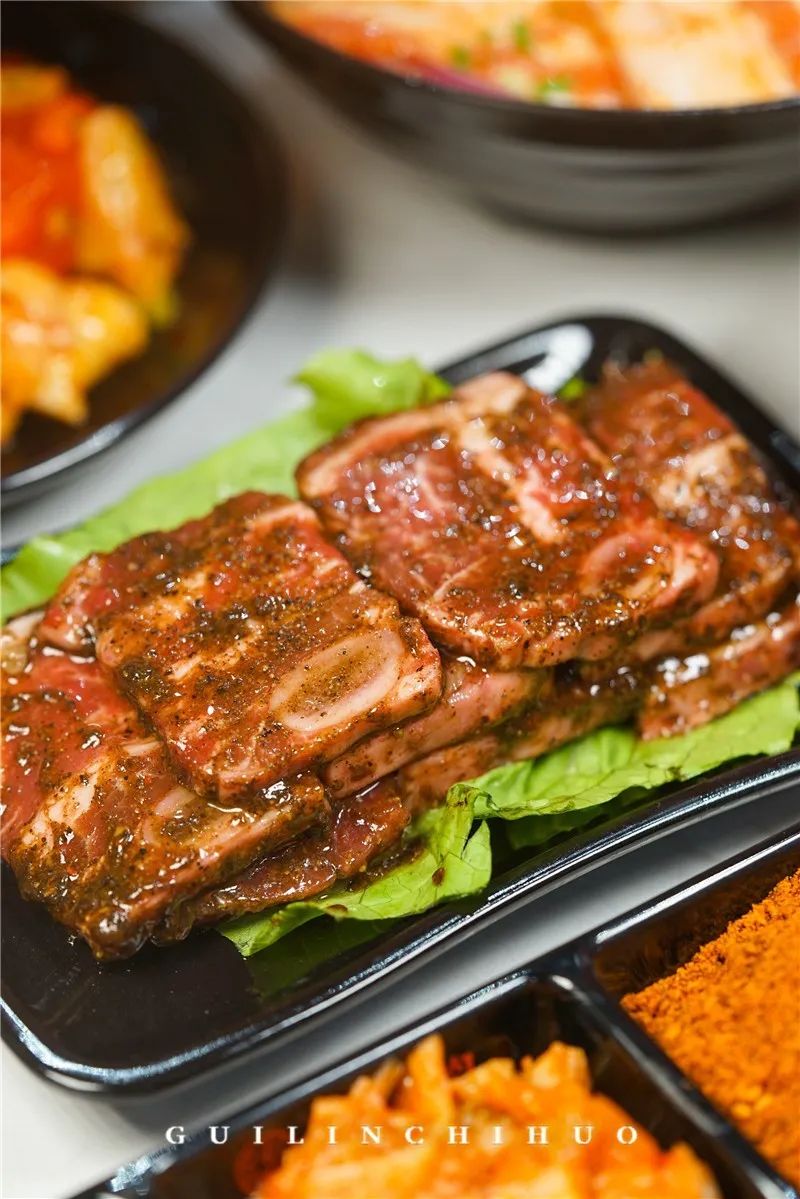 被安利了3年的长沙网红烤肉店,这回在桂林终于吃上了