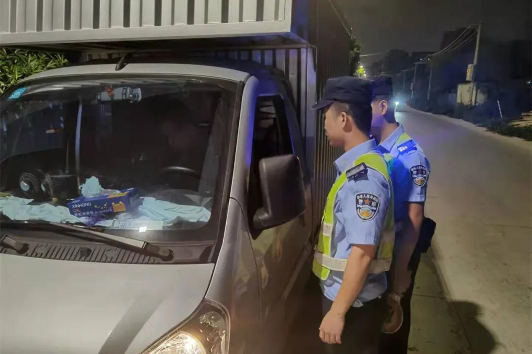 警方大清查一夜抓获20多人,汕头潮南统一清查行动