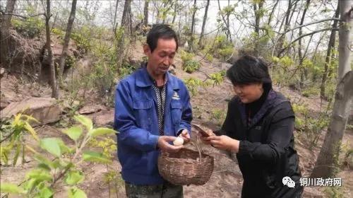 脱贫攻坚直播带货给家乡产品代言,决胜脱贫攻坚直播间