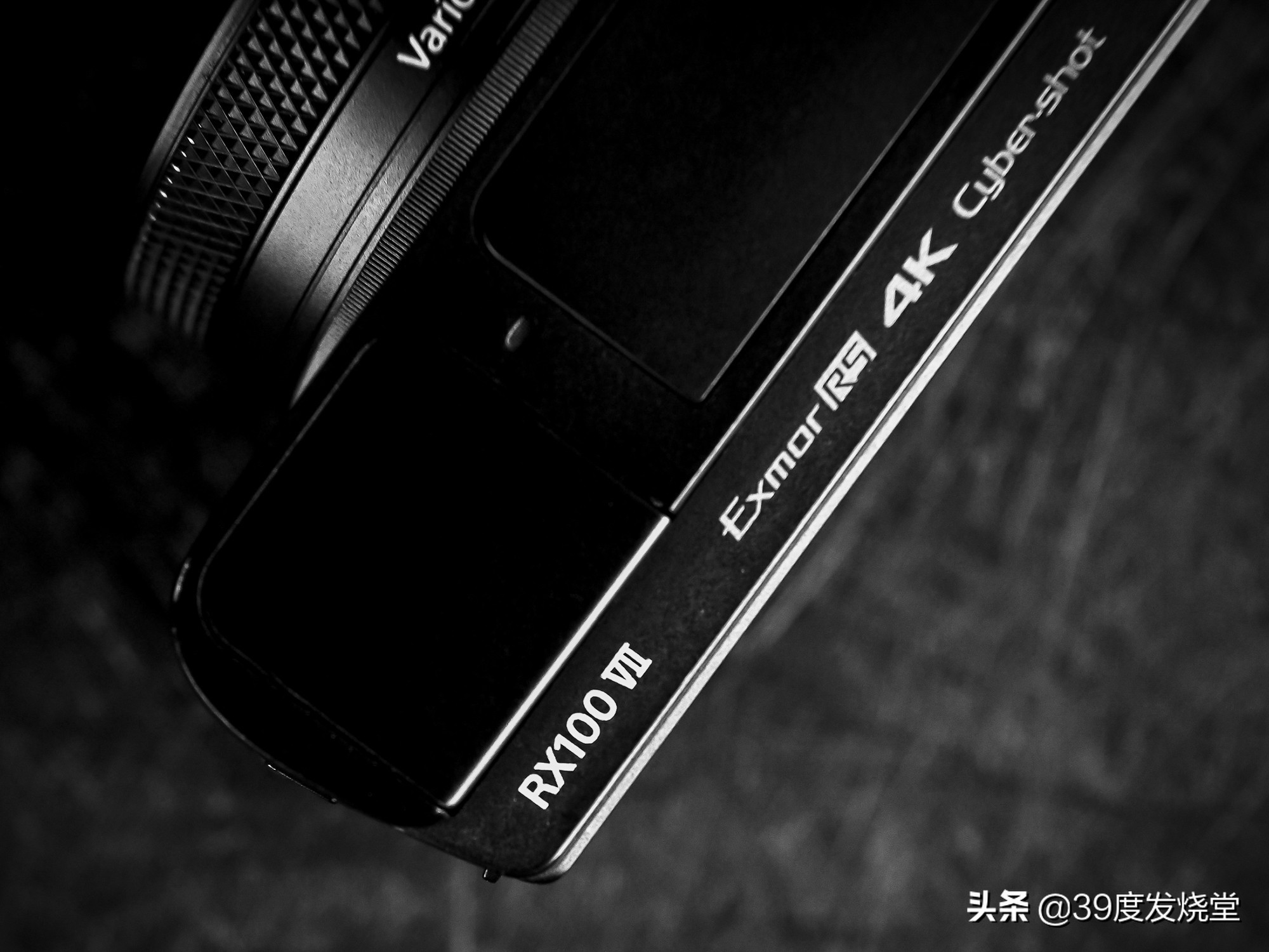 索尼黑卡7评测升级2.0系统,索尼黑卡7有超广角镜头吗