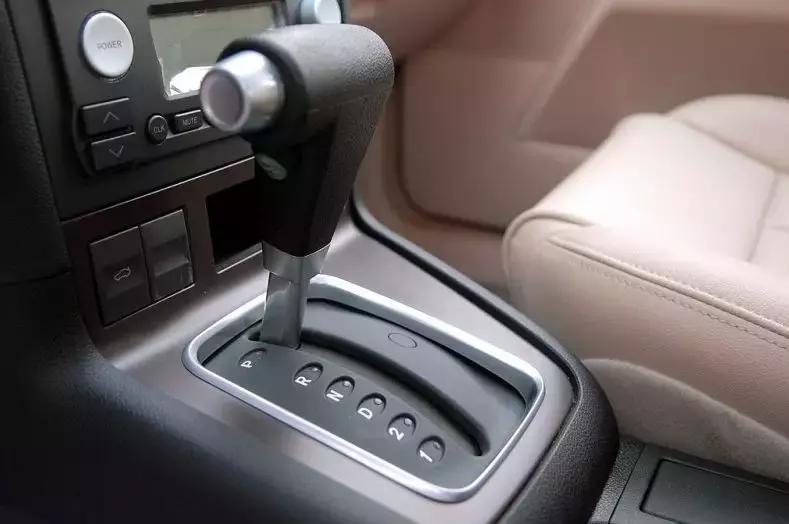 为什么现在的车都是电子挡杆,汽车电子档杆和机械档杆