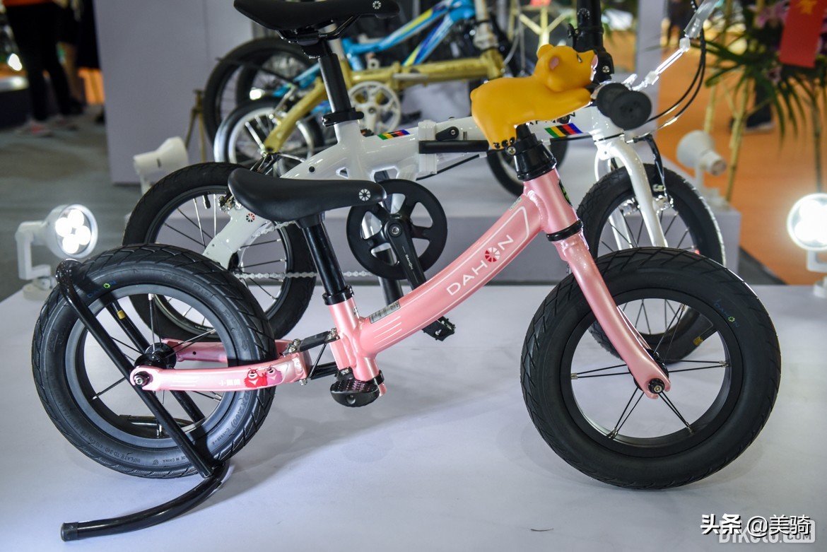 上海自行车展会2023凤凰自行车,奇妙的自行车