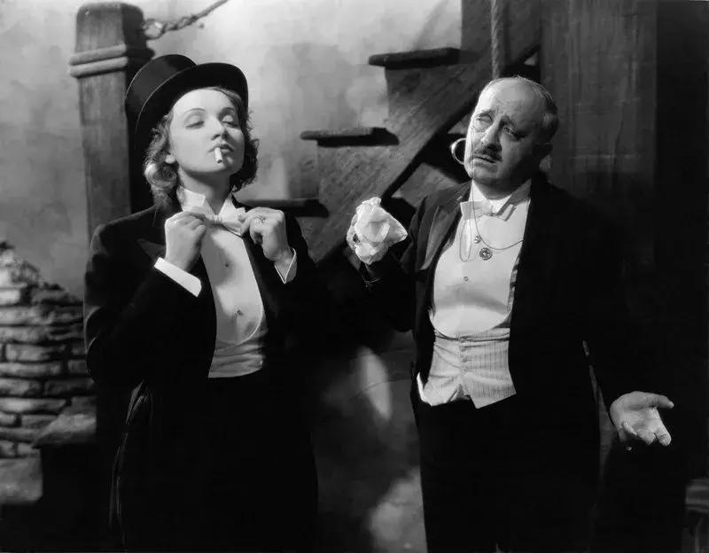 鐢熸潵浼犲鑻辫,鐢熸潵浼犲灏忚