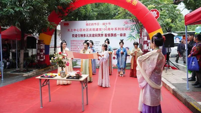 社区与共建单位开展党建联建活动,社区党建联盟聚合力开展共建活动