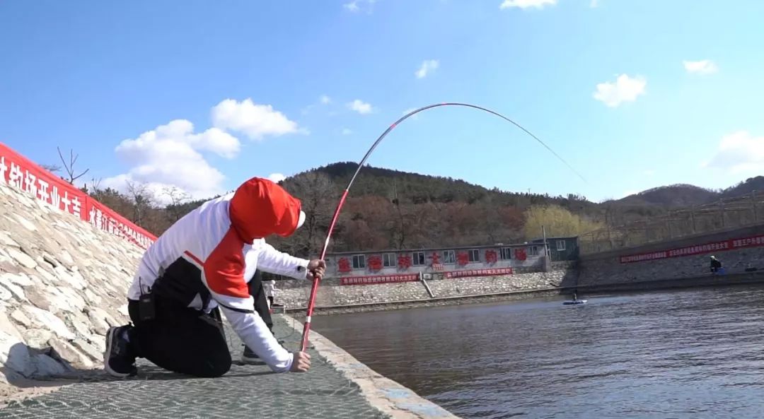 红狼尖峰湖库版5.4米鱼竿好用不,和红狼尖峰全猎版差不多的鱼竿