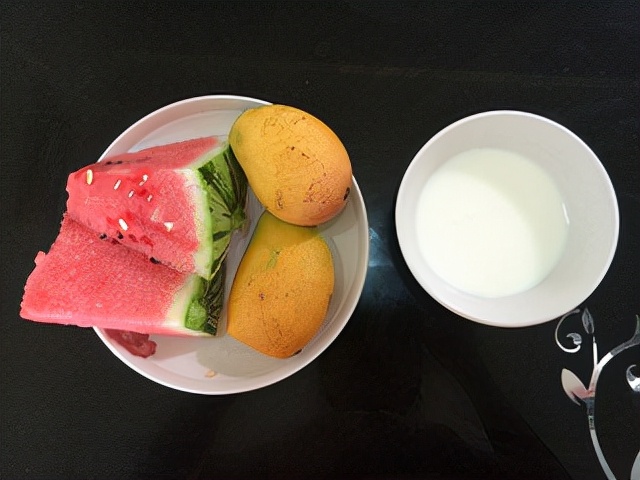 芒果西瓜双色果汁的做法