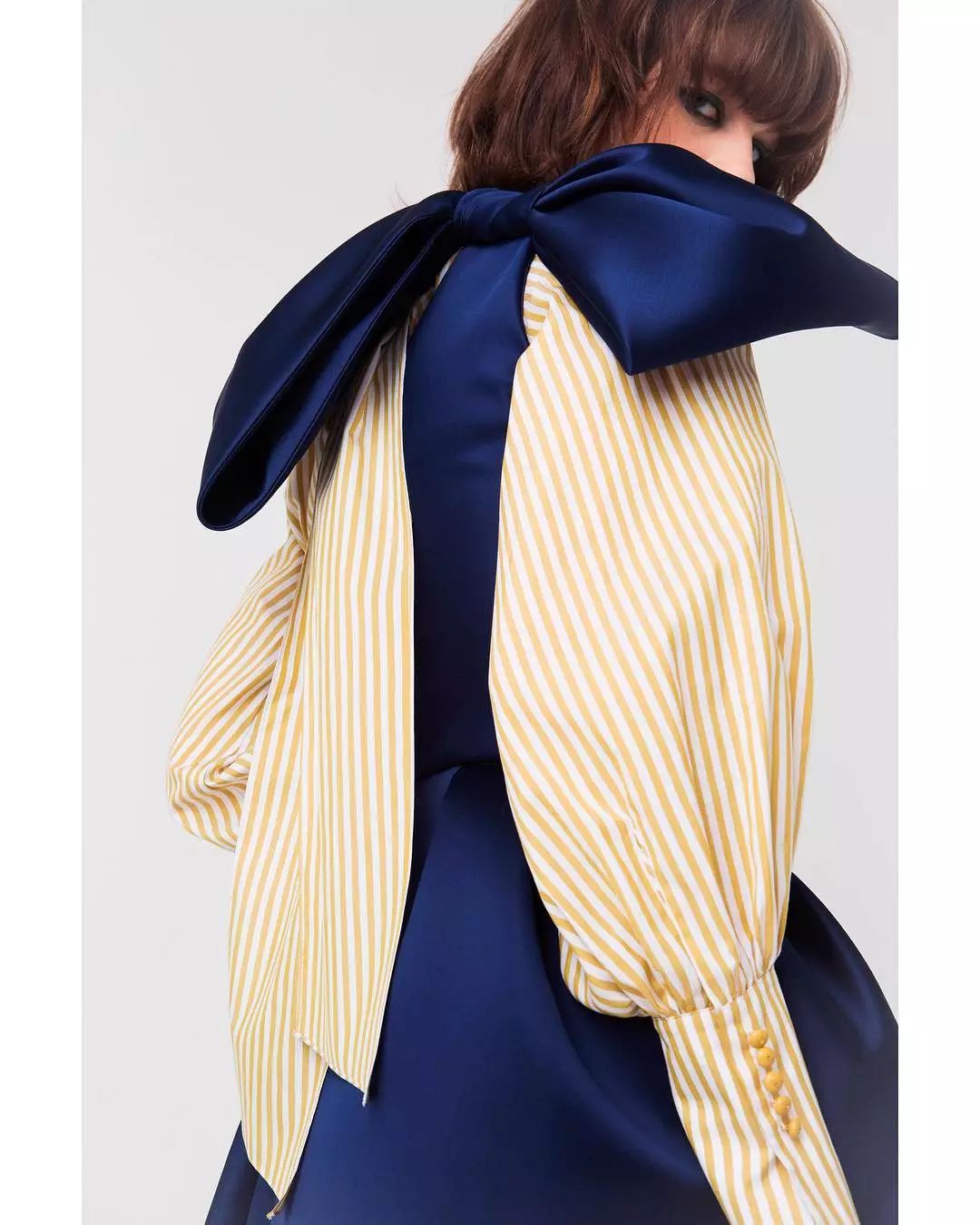 减龄蝴蝶结搭配,蝴蝶结怎么穿才好看慢动作