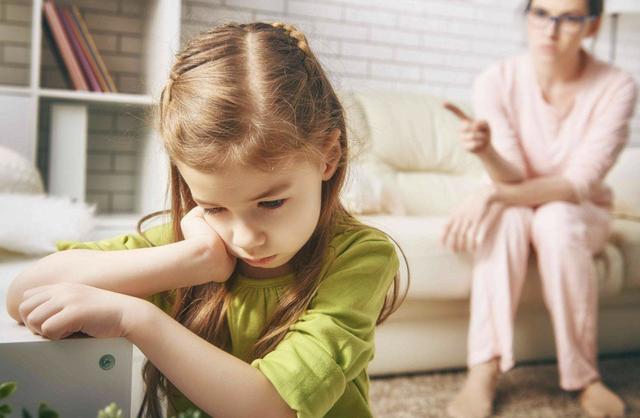 孩子顶嘴不服从管教是好还是坏,对孩子顶嘴要怎么沟通