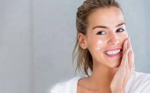 涂护肤品和防晒霜正确步骤,男士防晒霜怎么用正确步骤