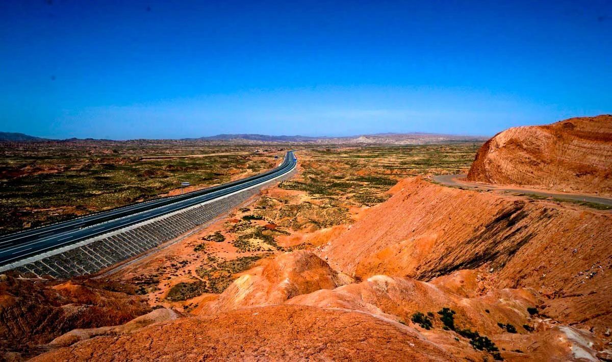 冬季的庭院景观,美丽如画的自然景观让人心旷神怡