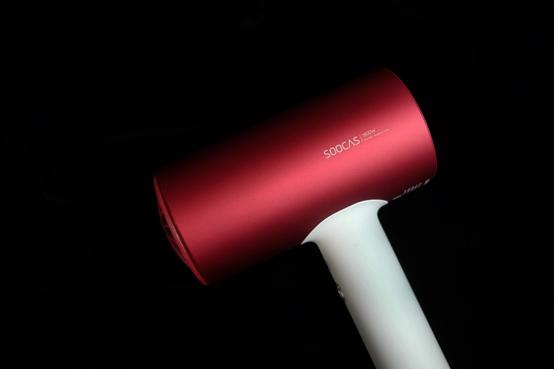 头发风一吹毛躁干枯怎么处理,头发干枯毛躁和吹风机有关吗