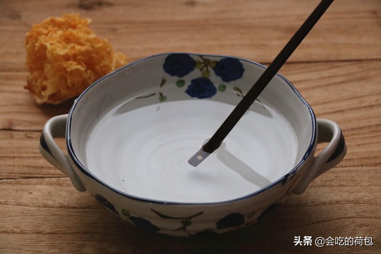 春季吃银耳搭配什么好,春天吃银耳配什么好消化