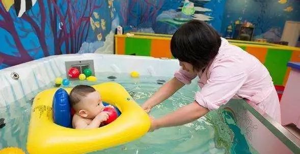 妈妈发烧就不能给宝宝喂母乳,妈妈发烧还能喂母乳吗