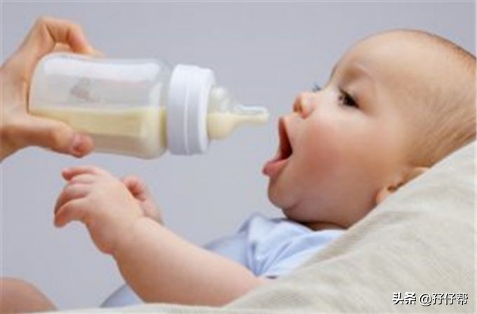 母乳配方奶混合喂养,双胞胎奶粉喂养技巧