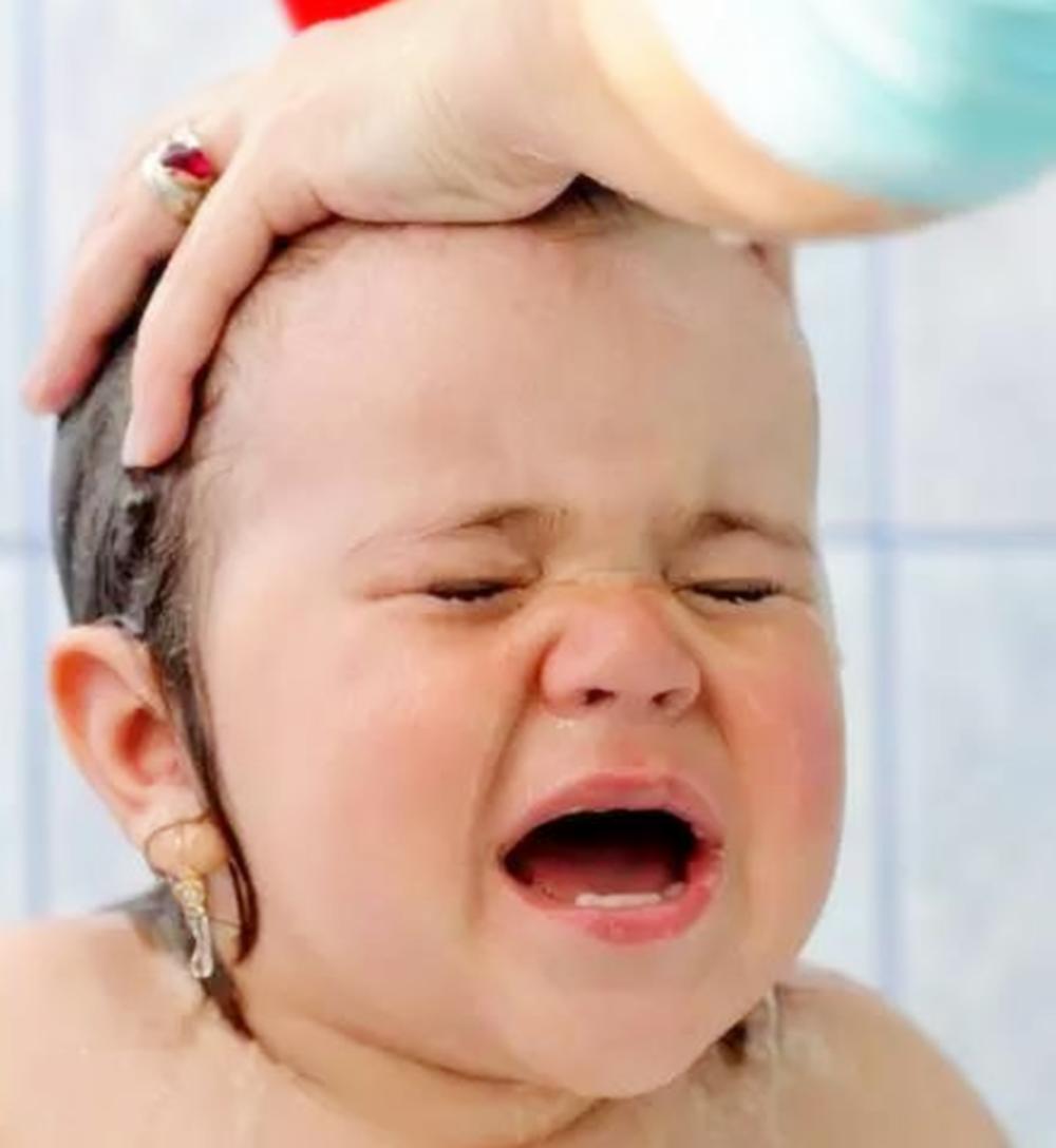 小孩头发细软贴头皮适合什么发型,头发贴头皮的小男孩适合什么发型