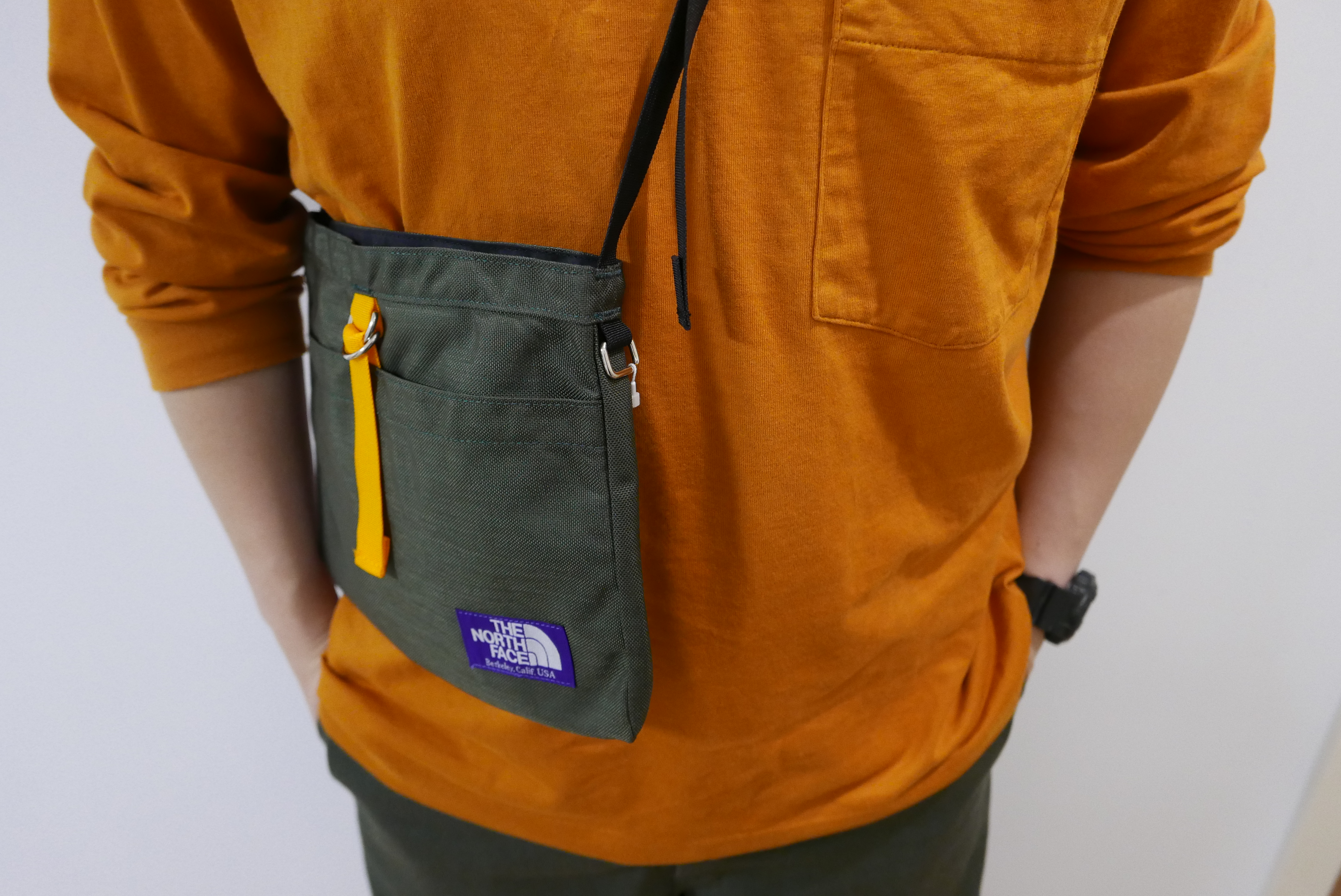 秋冬百搭斜挎包包推荐知乎,北面斜挎包哪个颜色好看