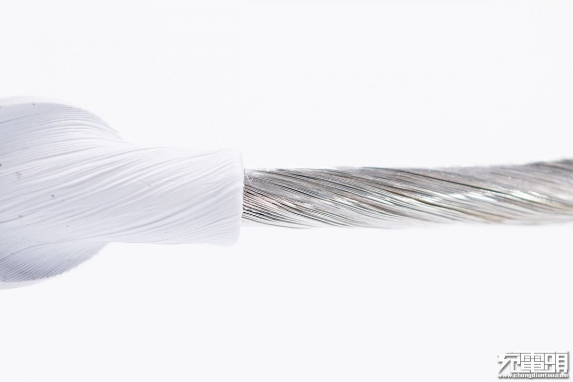 小米移动电源330000mh快充版拆解,小米c口数据线拆解