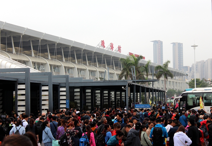 与意大利商人讨价旅游购物欧洲与亚洲国家不同的经营价值观