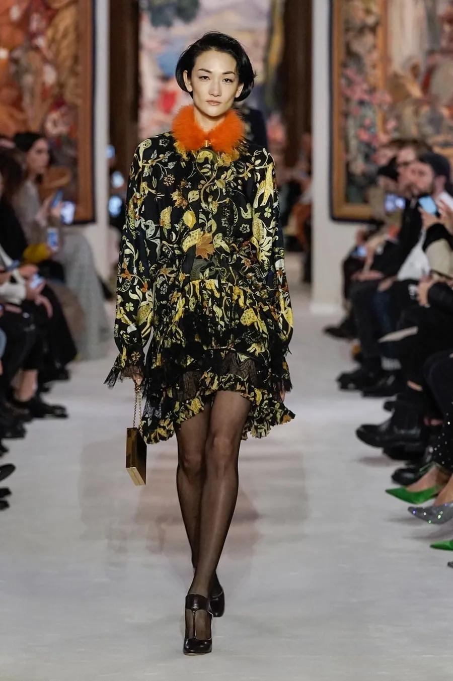 2022巴黎时装周秋冬大衣,2020秋冬巴黎时装周