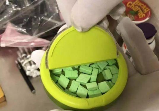 奶茶类饮料的危害到底有多大,奶茶小卡片