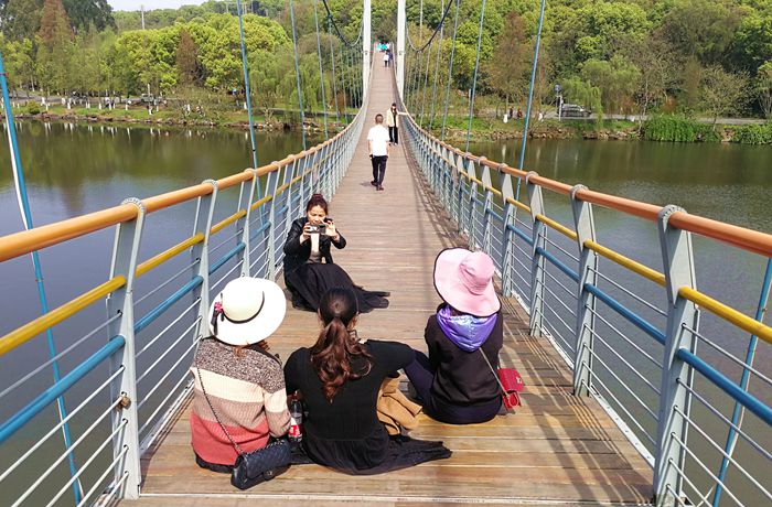 美丽的南湖公园夜景,南湖风景区真的太美了