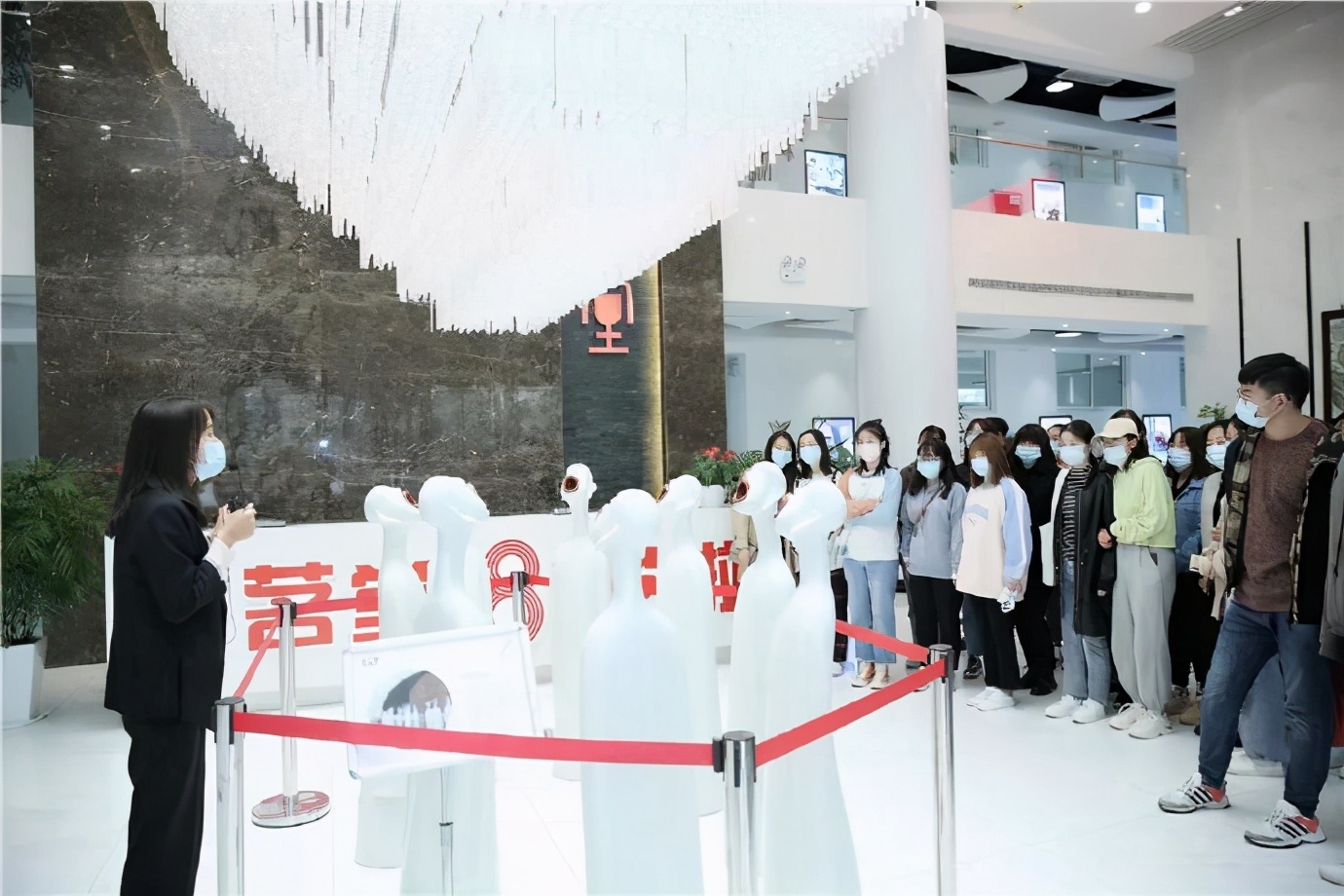 又有这么多小姐姐来到万茗堂，他们所为何事？