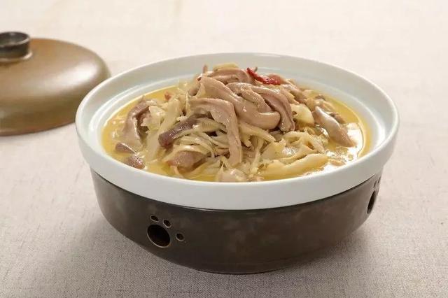 魔都居然也有凤凰古镇了？不用去湖南也能吃到正宗鱼头王！