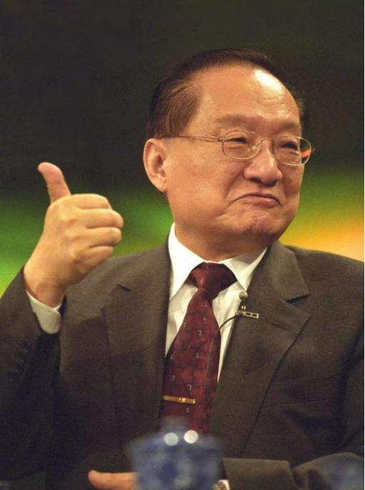 余秋雨学术水平,易中天跟余秋雨谁比较厉害