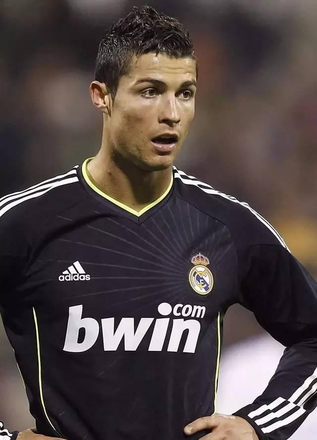 六人制足球战术教学,怎么理解足球比赛