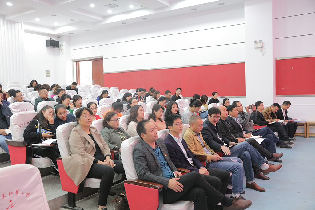 淮安市周恩来红军小学*党**支部开展“四重四亮”主题*党**日活动