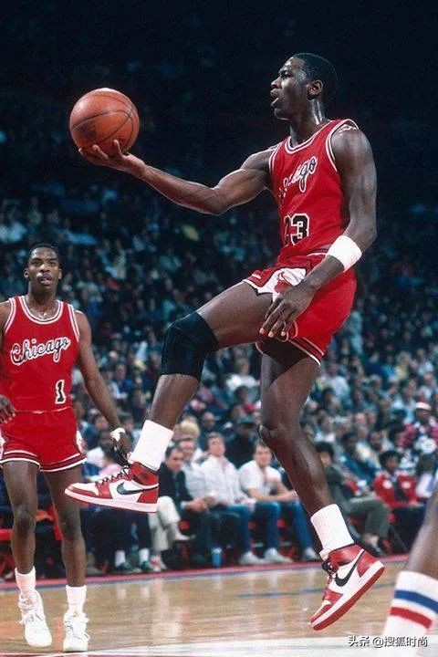 侃爷曝光千双yeezy,一双鞋就能买一套房子