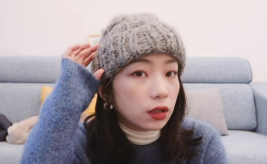 妈妈帽子大脸专用显脸小,棒球帽白色和黑色帽子哪个显脸小