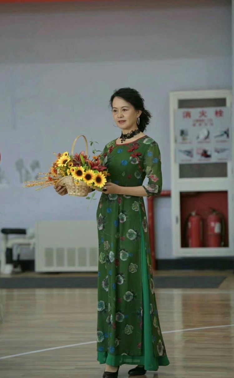 百合艺术团舞蹈视频,百合镇舞蹈队表演视频